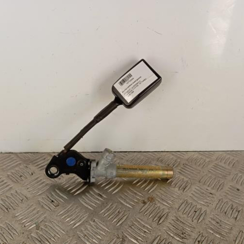 Attache ceinture avant gauche PEUGEOT 306