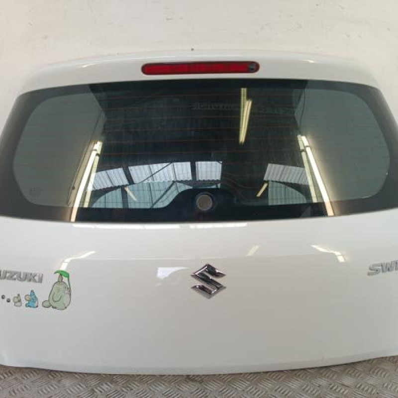 Malle/Hayon arriere SUZUKI SWIFT 4