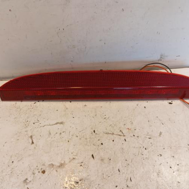 Feu arriere stop central RENAULT CLIO 2 Feu arriere stop central RENAULT CLIO 2