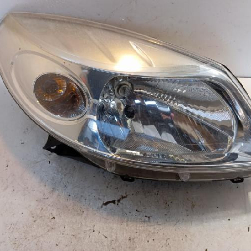 Optique avant principal droit (feux)(phare) DACIA SANDERO 1