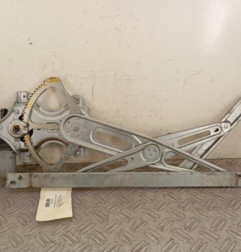 Leve vitre electrique avant droit TOYOTA YARIS 3
