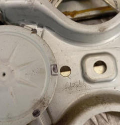 Leve vitre electrique avant droit TOYOTA YARIS 3 Photo n°4