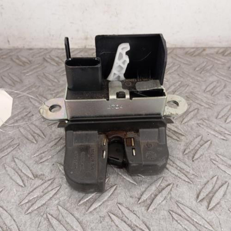 Serrure de hayon VOLKSWAGEN POLO 5 Serrure de hayon VOLKSWAGEN POLO 5
