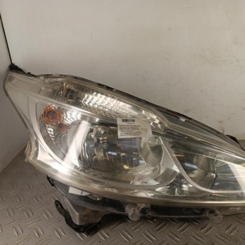 Optique avant principal droit (feux)(phare) PEUGEOT 208 1