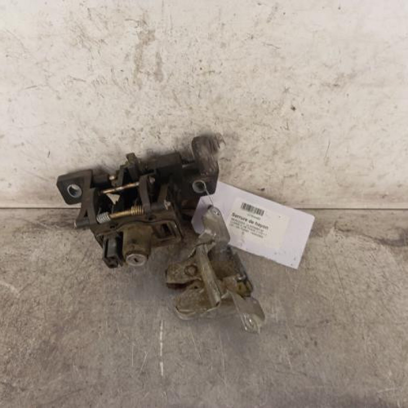 Serrure de hayon MERCEDES CLASSE A 168 Serrure de hayon MERCEDES CLASSE A 168