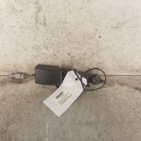 Attache ceinture avant gauche FIAT GRANDE PUNTO Photo n°1