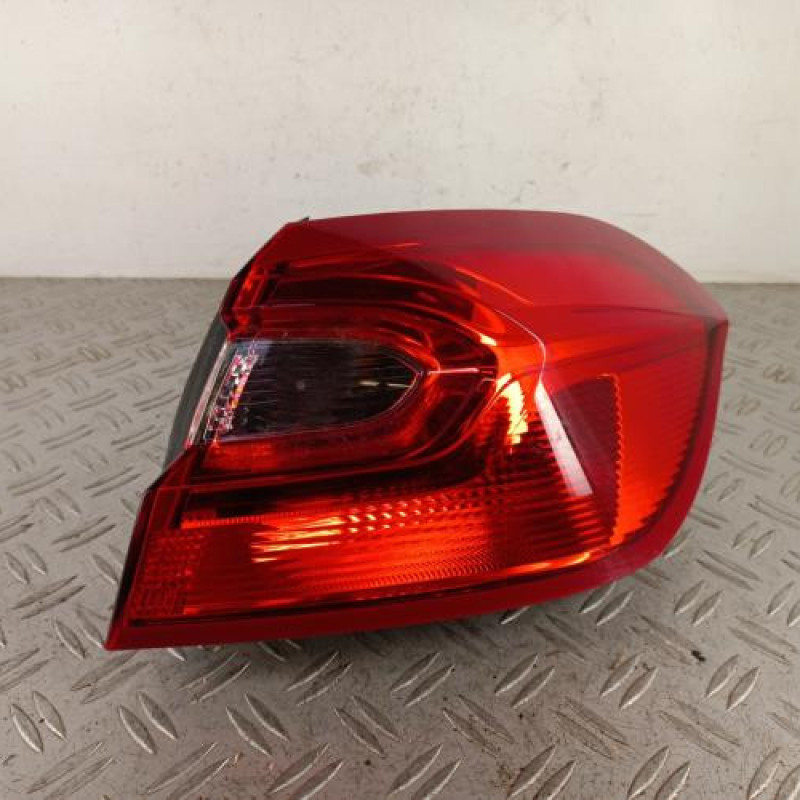 Feu arriere principal droit (feux) FORD FIESTA 7 Feu arriere principal droit (feux) FORD FIESTA 7