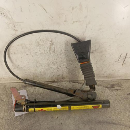 Attache ceinture avant gauche OPEL CORSA B
