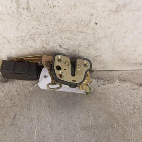 Serrure avant droit OPEL CORSA B