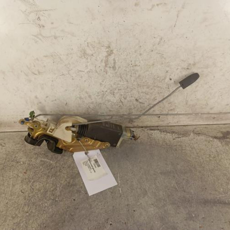 Serrure avant gauche OPEL CORSA B Serrure avant gauche OPEL CORSA B