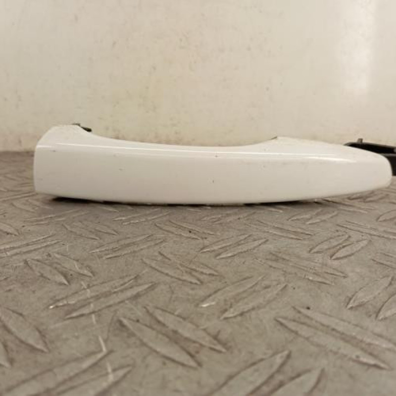 Poignee porte avant gauche PEUGEOT 2008 2 Poignee porte avant gauche PEUGEOT 2008 2