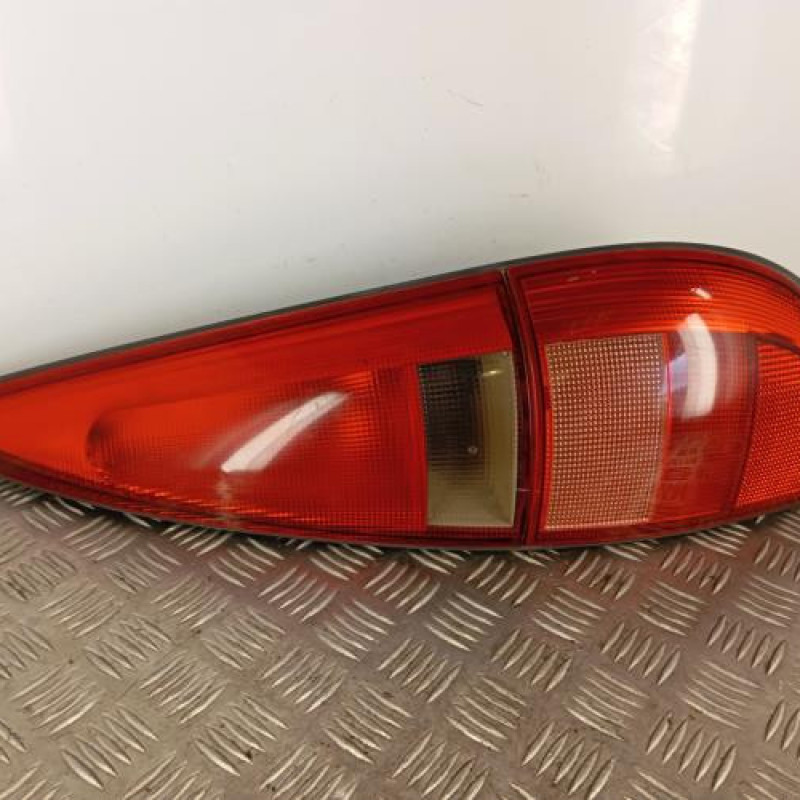 Feu arriere principal droit (feux) RENAULT LAGUNA 1
