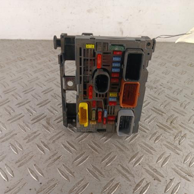 Boitier servitude moteur (BSM) PEUGEOT 3008 1