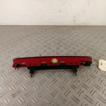 Feu arriere stop central PEUGEOT 3008 1