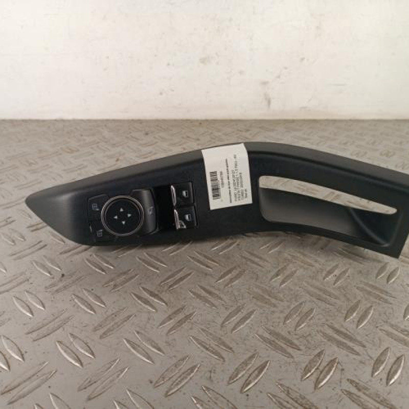 Interrupteur de leve vitre avant gauche FORD FIESTA 7