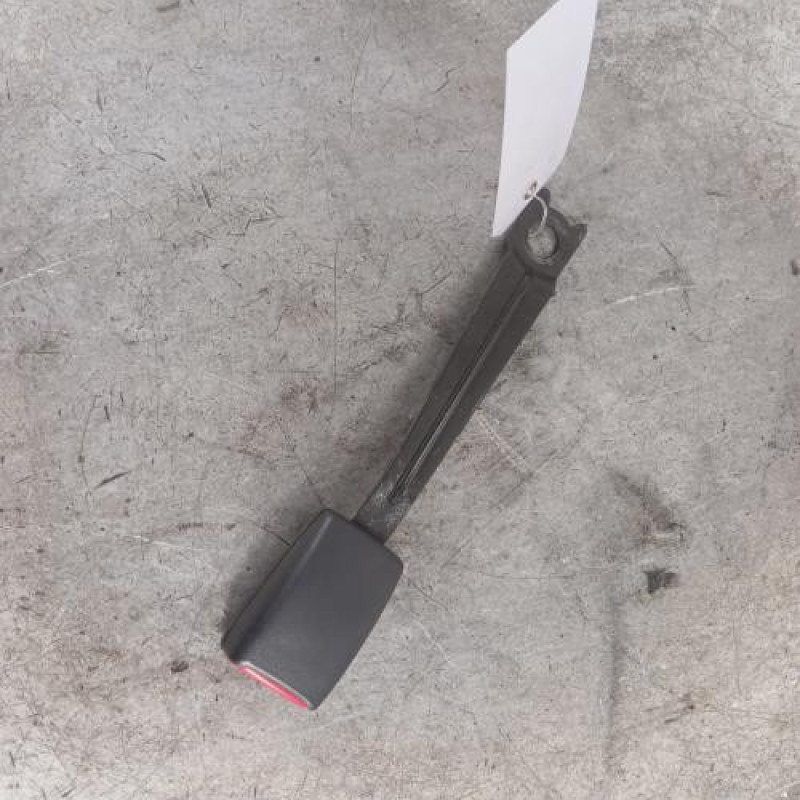 Attache ceinture avant droit TOYOTA YARIS 1