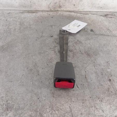 Attache ceinture avant droit TOYOTA YARIS 1