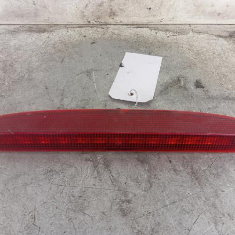 Feu arriere stop central RENAULT CLIO 2 Feu arriere stop central RENAULT CLIO 2