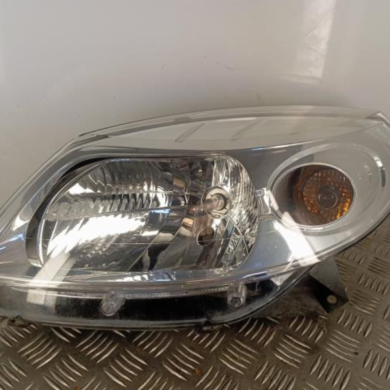 Optique avant principal gauche (feux)(phare) DACIA SANDERO 1