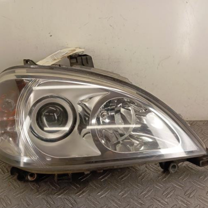 Optique avant principal droit (feux)(phare) MERCEDES CLASSE M 163