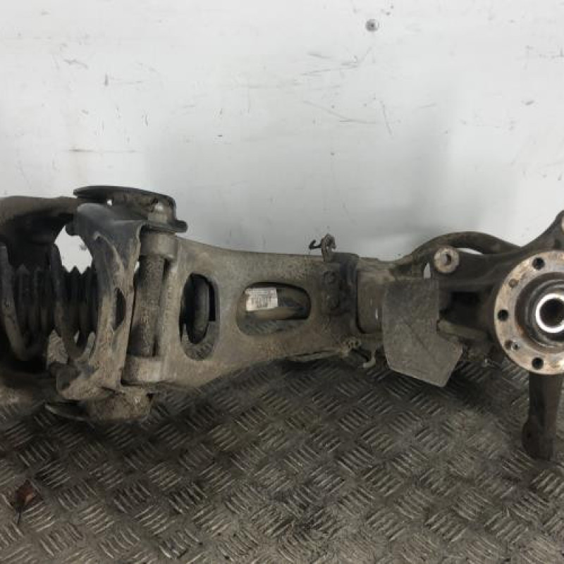 Support pivot avant droit PEUGEOT 407 Support pivot avant droit PEUGEOT 407
