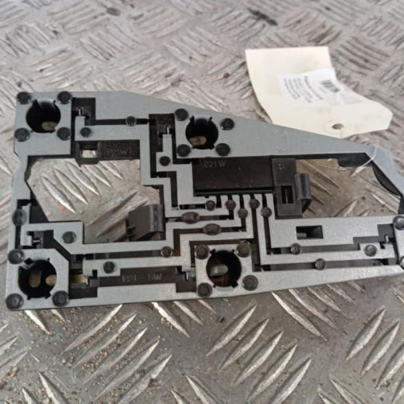 Platine feu arriere gauche PEUGEOT 106