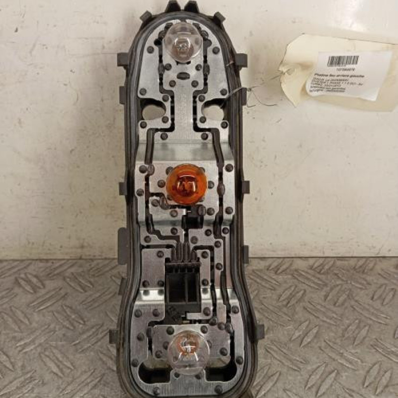 Platine feu arriere gauche DACIA DUSTER 1