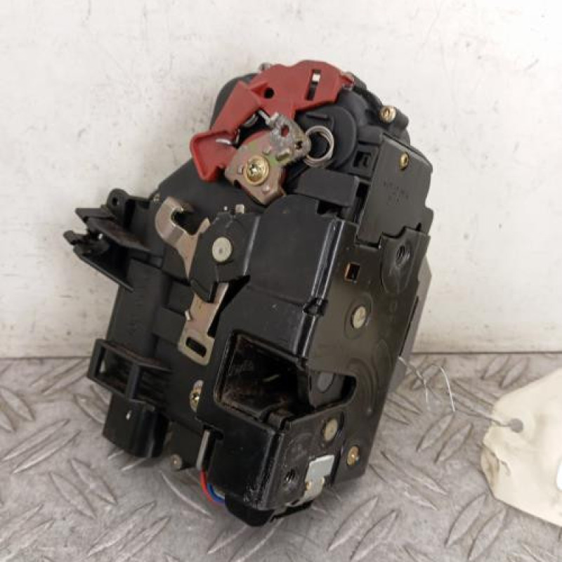 Serrure avant droit AUDI A4 2