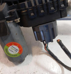 Leve vitre electrique arriere gauche FORD FOCUS 1 Photo n°3
