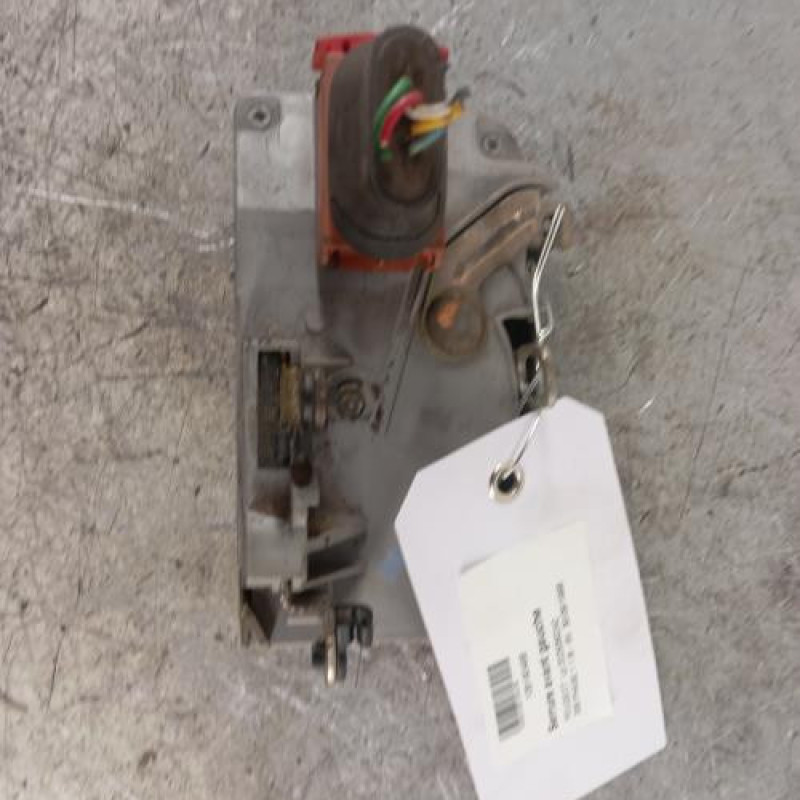Serrure avant gauche PEUGEOT 306 Serrure avant gauche PEUGEOT 306