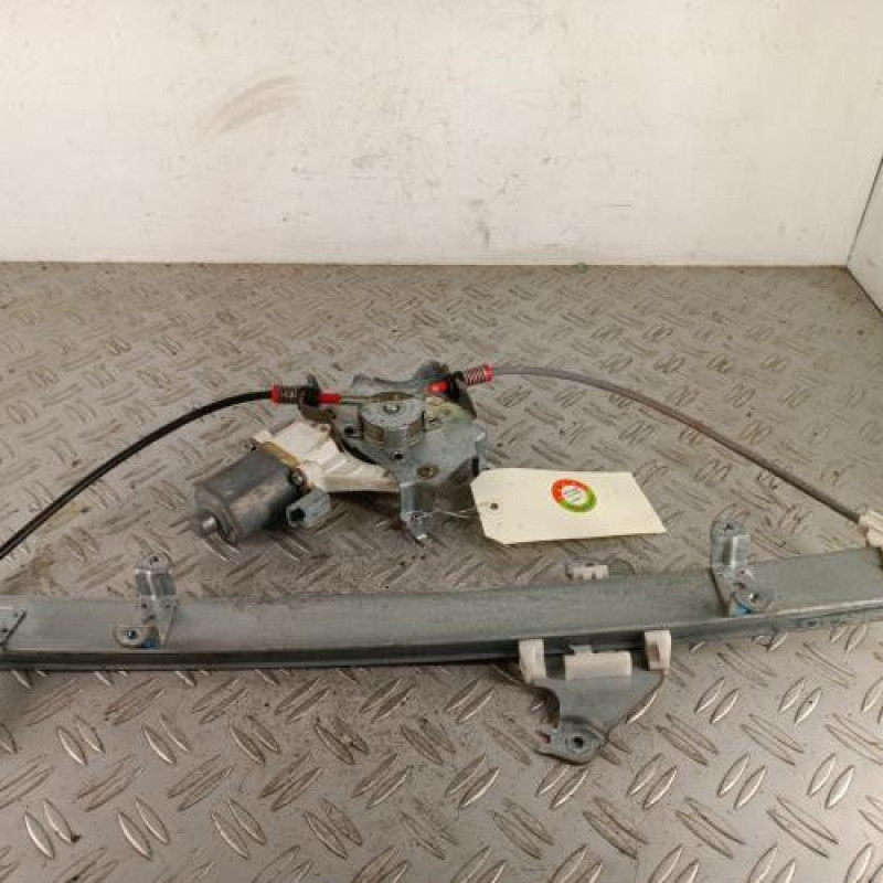 Leve vitre electrique avant gauche NISSAN MICRA 3