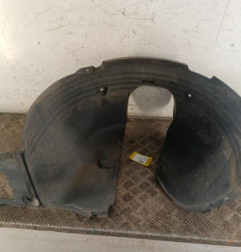 Pare boue avant gauche PEUGEOT 208 1