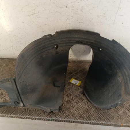 Pare boue avant gauche PEUGEOT 208 1