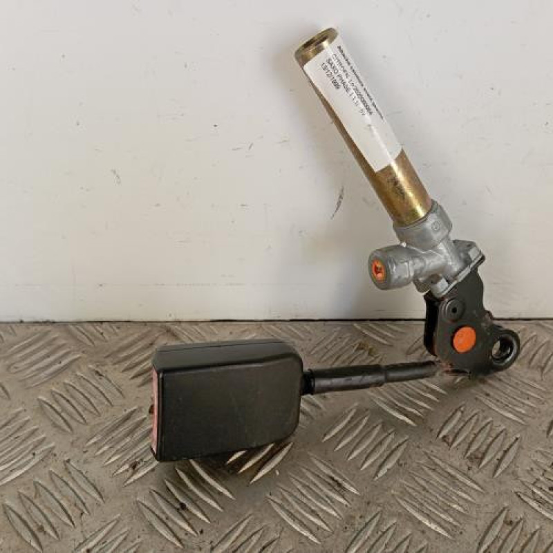 Attache ceinture avant gauche CITROEN SAXO