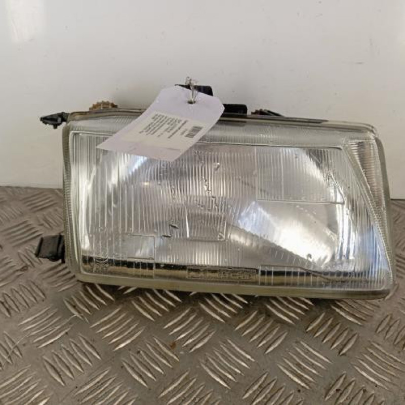 Optique avant principal droit (feux)(phare) SEAT CORDOBA 1