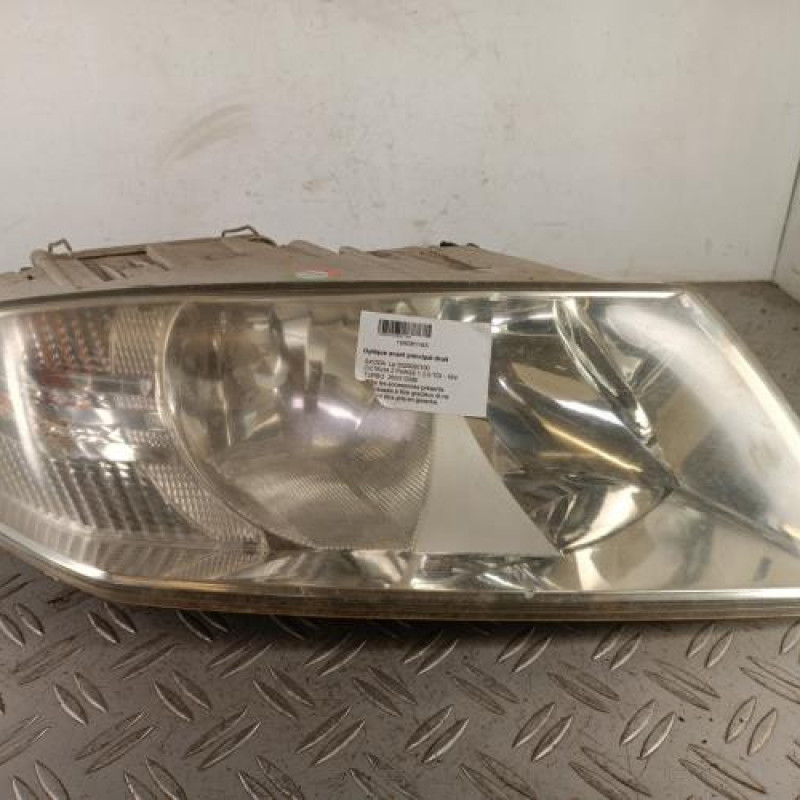 Optique avant principal droit (feux)(phare) SKODA OCTAVIA 2
