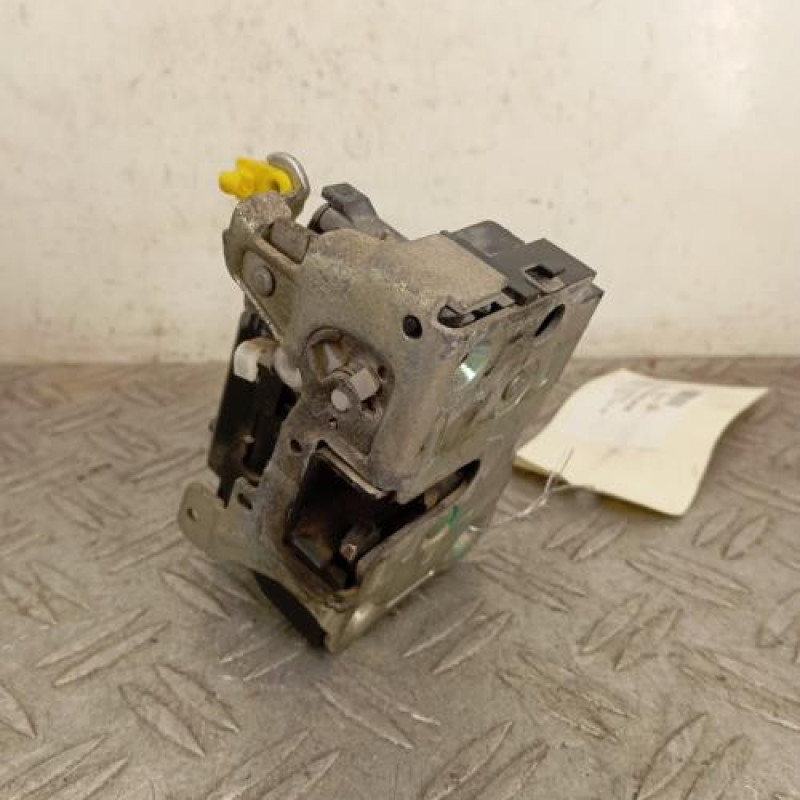 Serrure avant droit RENAULT KANGOO 1