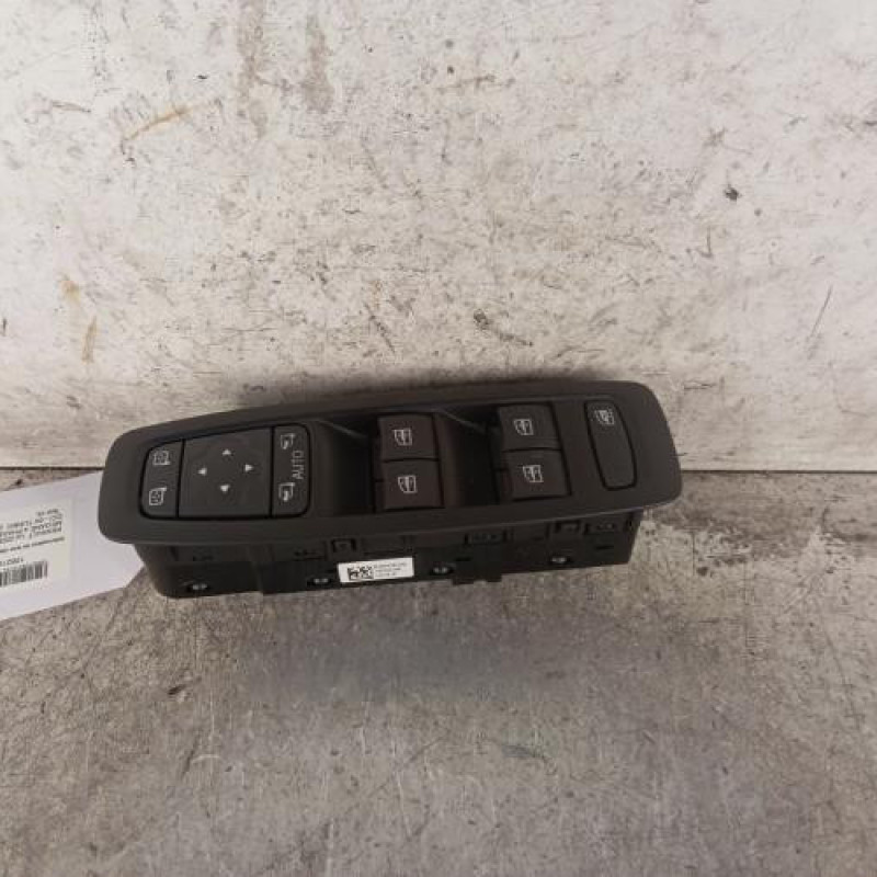 Interrupteur de leve vitre avant gauche RENAULT MEGANE 4