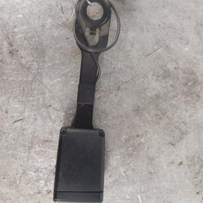 Attache ceinture avant droit PEUGEOT 208 1