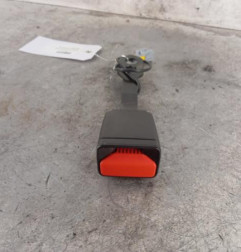 Attache ceinture avant droit PEUGEOT 208 1