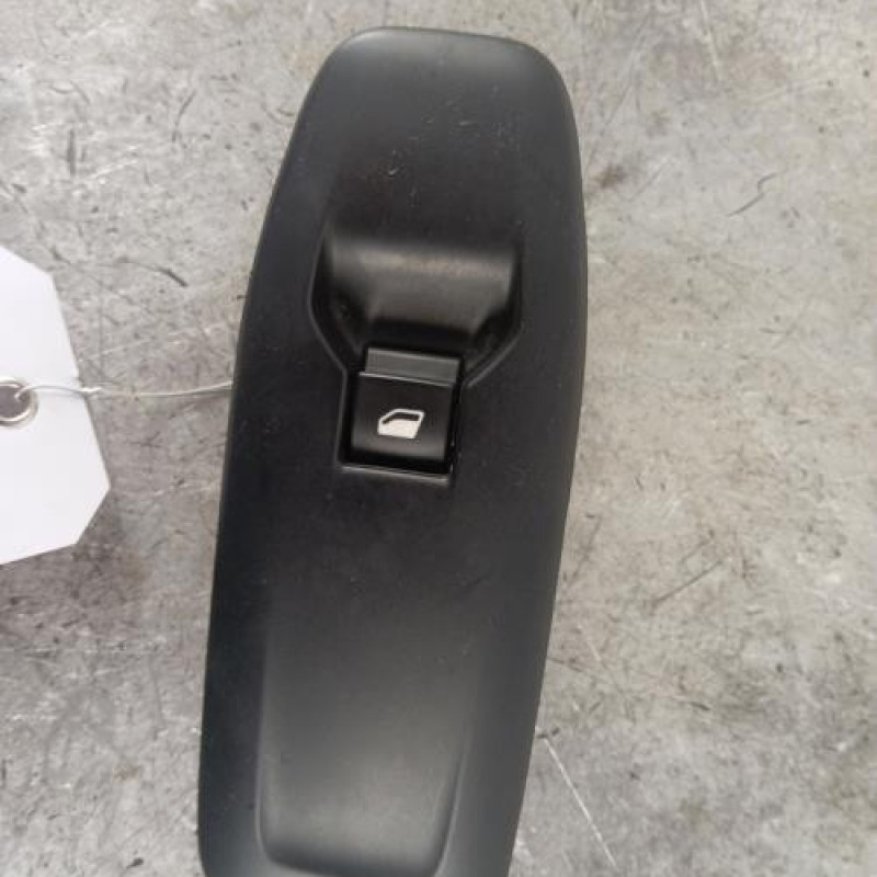 Interrupteur de leve vitre avant droit PEUGEOT 208 1