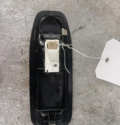 Interrupteur de leve vitre avant droit PEUGEOT 208 1