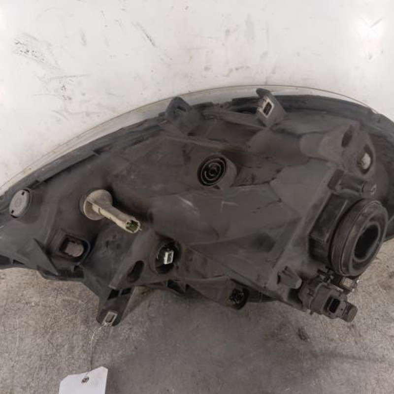 Optique avant principal gauche (feux)(phare) RENAULT TRAFIC 2