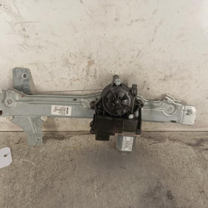 Leve vitre electrique arriere droit PEUGEOT 208 1