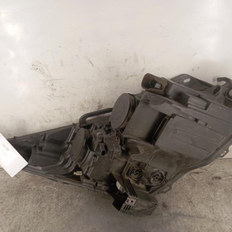 Optique avant principal gauche (feux)(phare) PEUGEOT 3008 1
