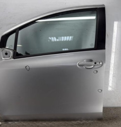 Porte avant gauche TOYOTA YARIS 2 Photo n°1