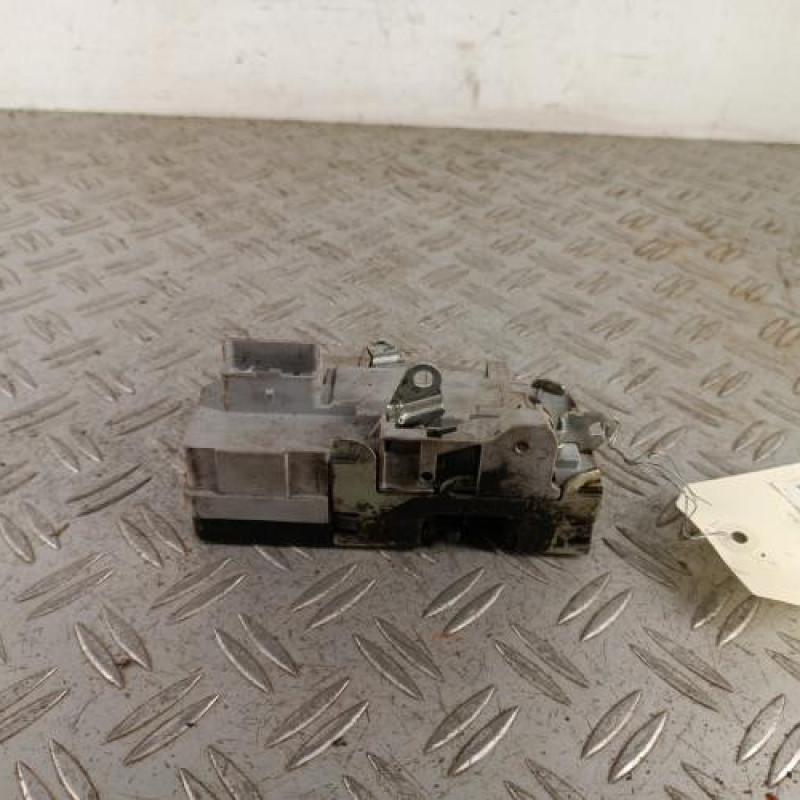 Serrure avant gauche CITROEN BERLINGO 1