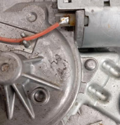 Moteur essuie glace arriere BMW X3 E83 Photo n°4