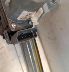 Leve vitre electrique avant gauche CITROEN C4 2 Photo n°3
