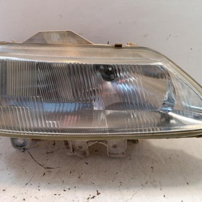 Optique avant principal gauche (feux)(phare) RENAULT LAGUNA 1